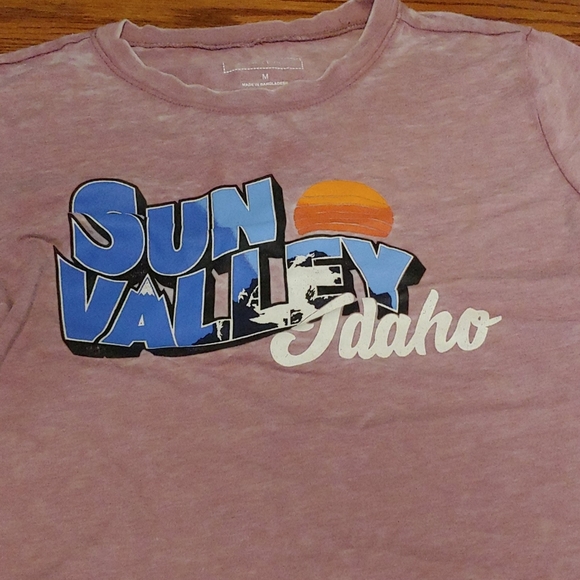 Adam Levine T-shirt - Picture 2 of 4